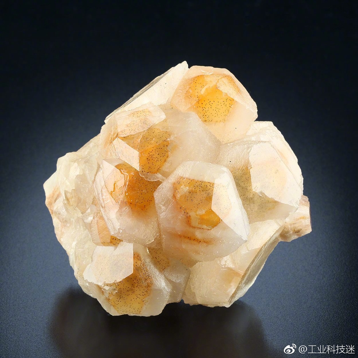 美丽的矿石喜欢的请点赞