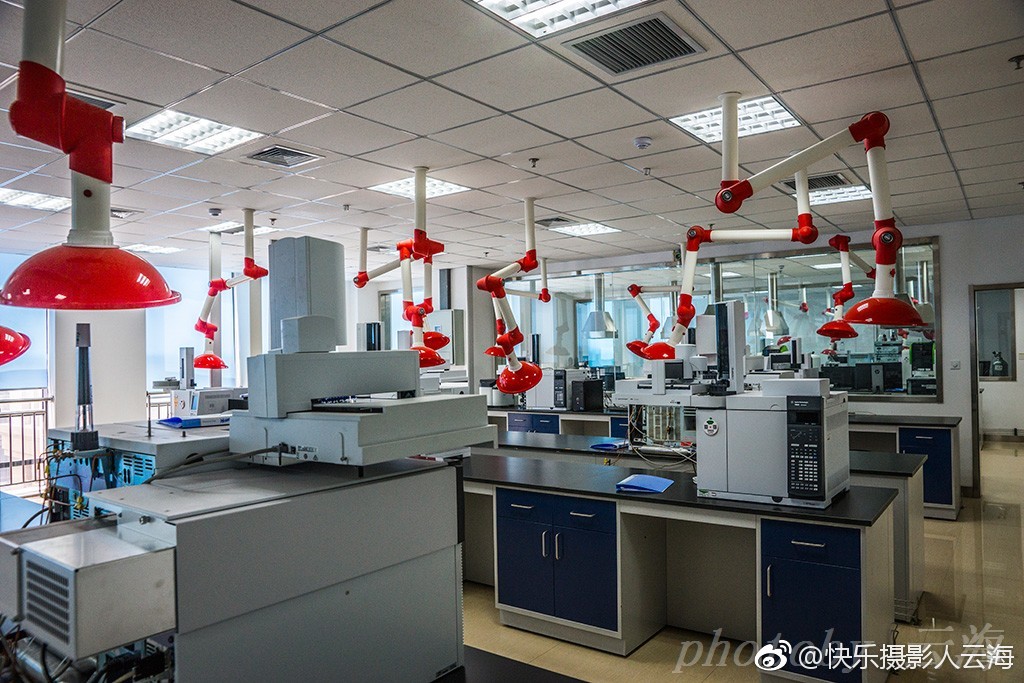 中国食品谷,食品检测实验室.摄于2017年5月.