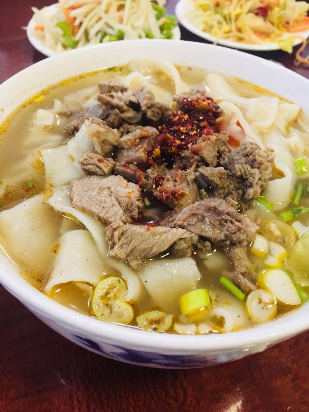 阿尔:到固原城吃生汆面得吃蒜咧