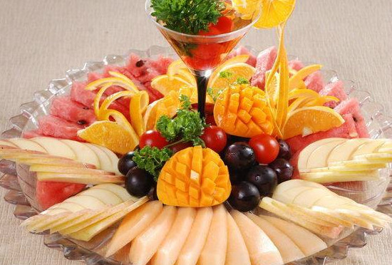 如果吃完饭,饭店老板要送你们1个水果拼盘,你会选择哪1个