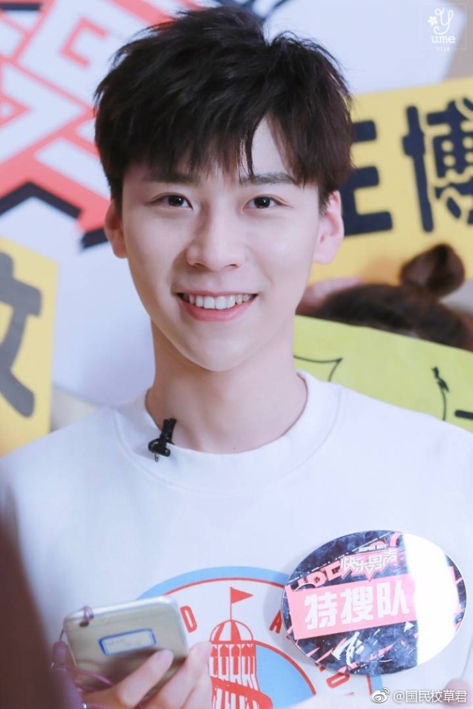 歌手当中最会打乒乓球的,打乒乓球中最会演戏的
