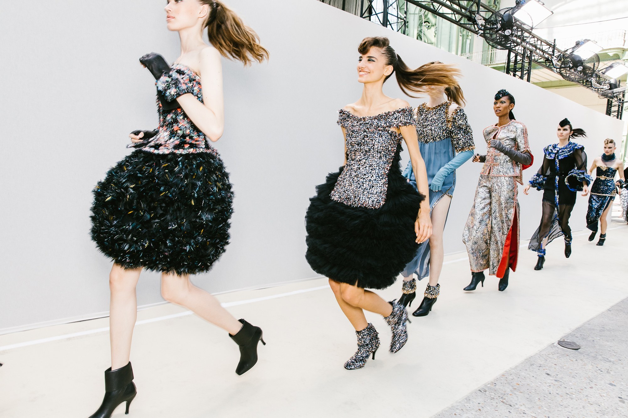 backstage@ chanel fw18 couture show