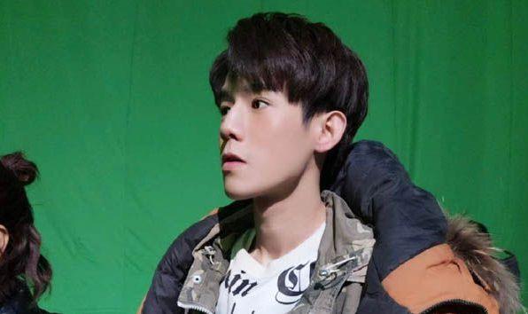 他知道的机密很少,也没有去到汪家那,跟着霍秀秀的哥哥霍道夫鬼混去了