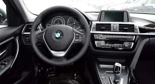 3缸的宝马318li简单测评实在不是我黑他