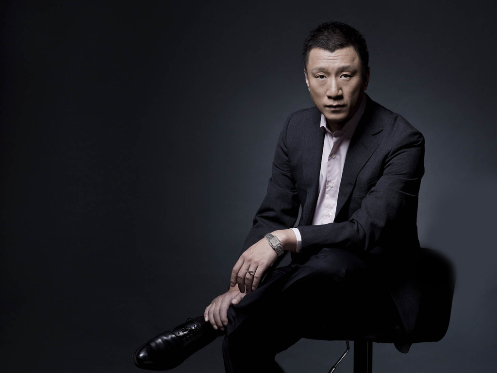 长相并不帅气的孙红雷早年在电视剧中总是衬托别人,然而,在2003年