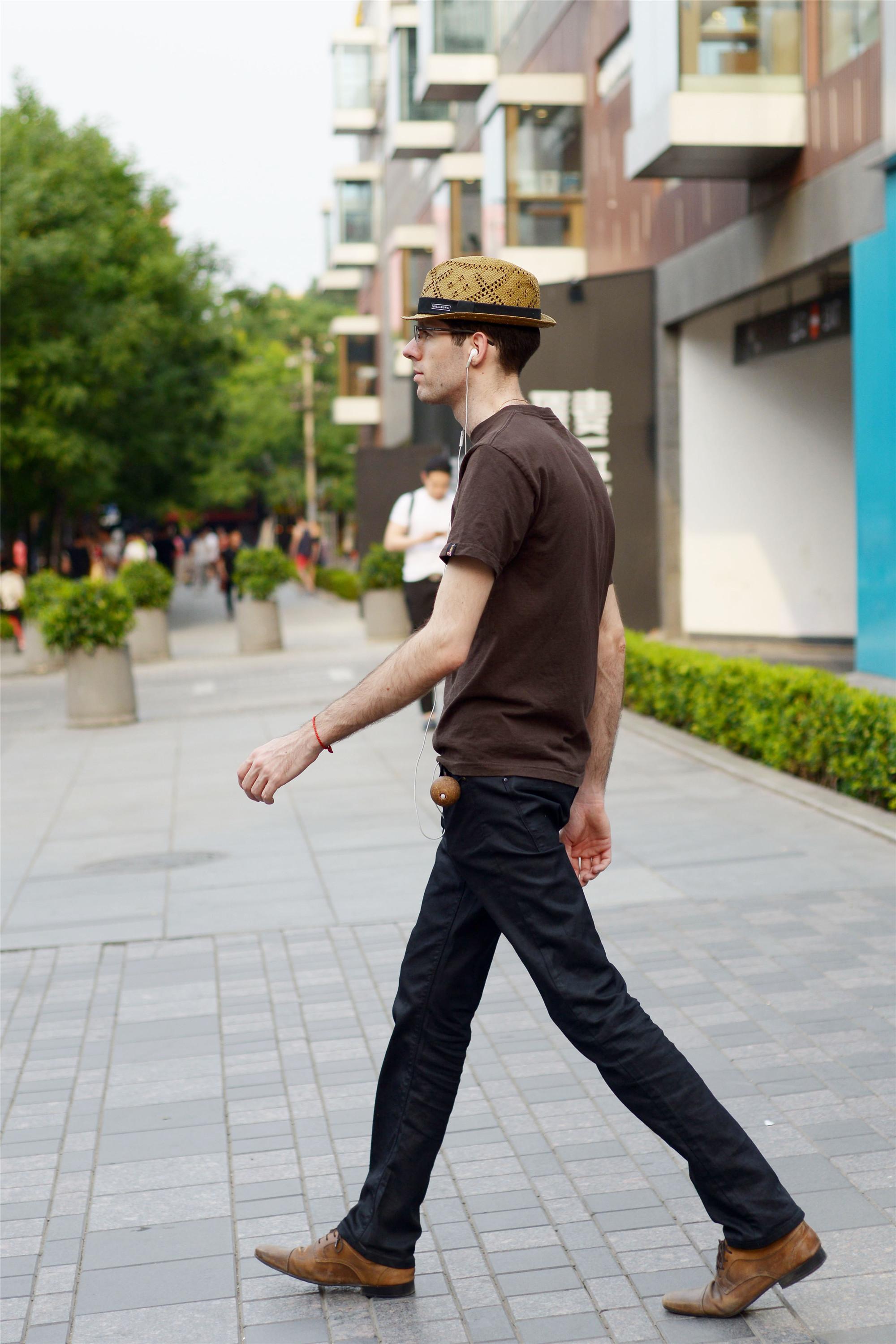 来这里逛街的帅哥什么样子的最迷人