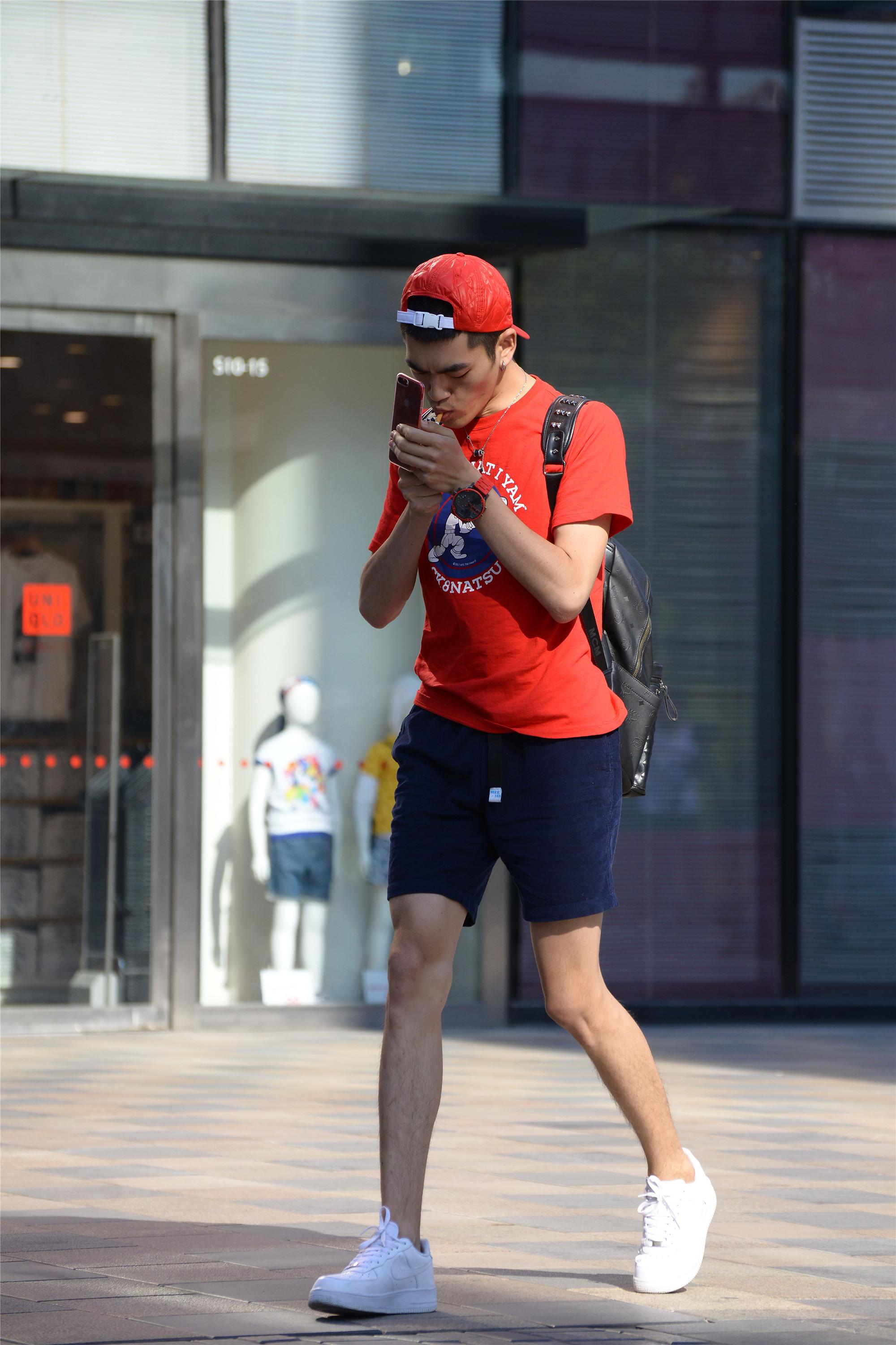 来这里逛街的帅哥什么样子的最迷人