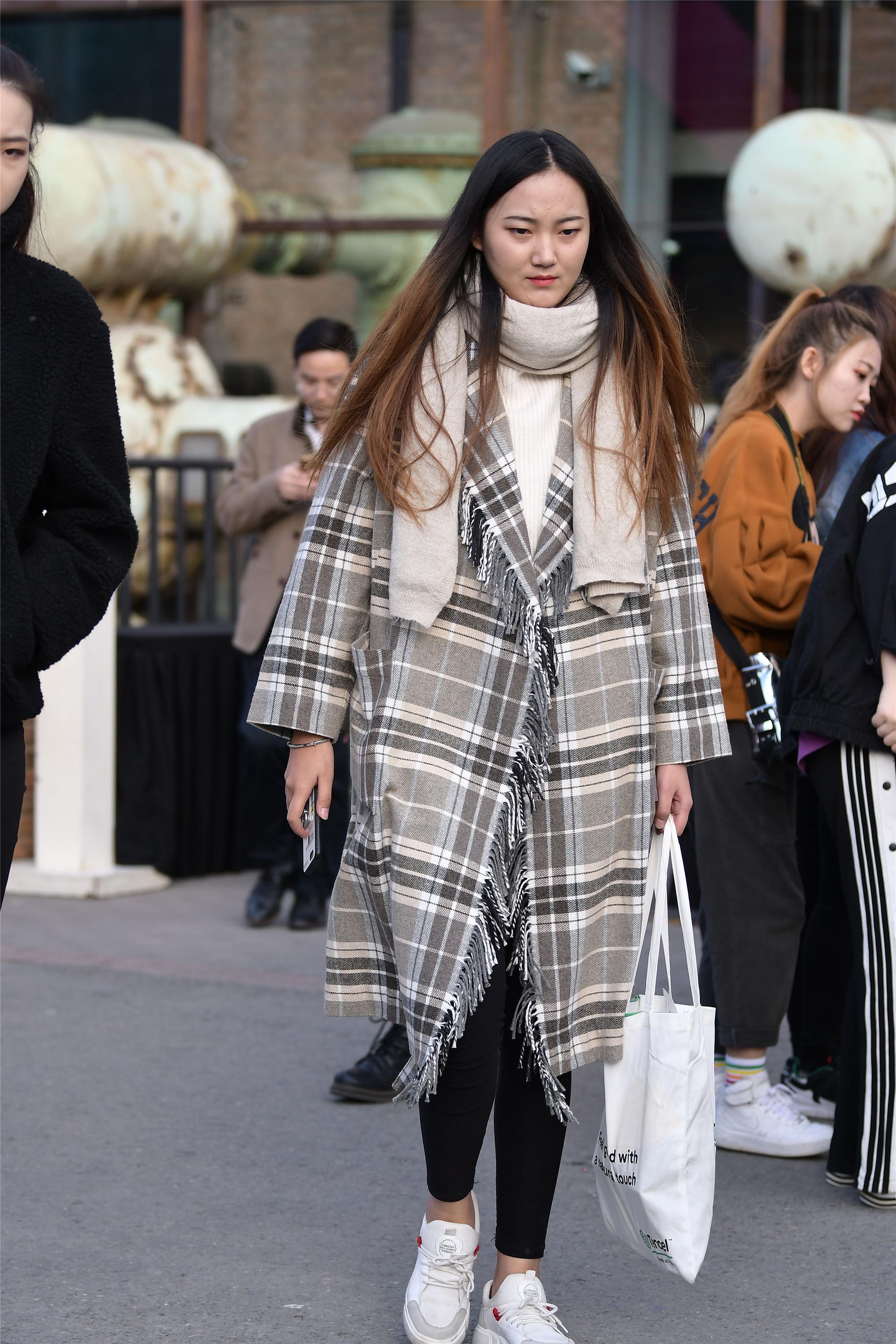 走下t台的模特,就是一群爱美的高个长腿姑娘