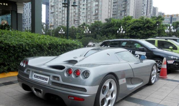 富二代蒋鑫拥有总价值2亿的豪车,全国最贵的几辆豪车都在他手里