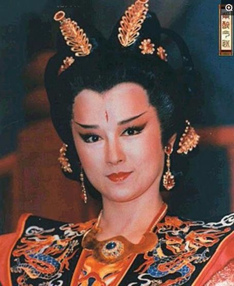 潘迎紫在接拍《一代女皇武则天》中时,已经年40岁,她先把少年的武媚娘