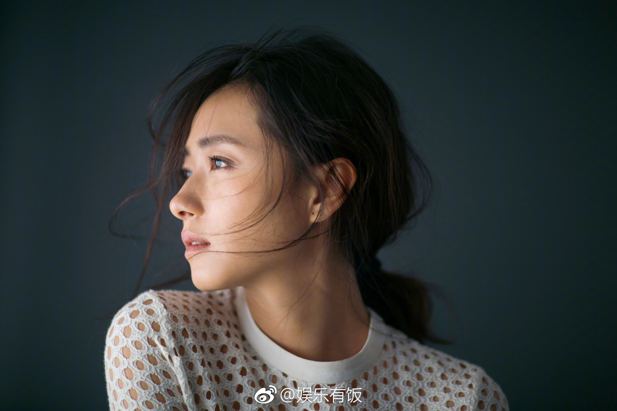 万茜45度角侧颜