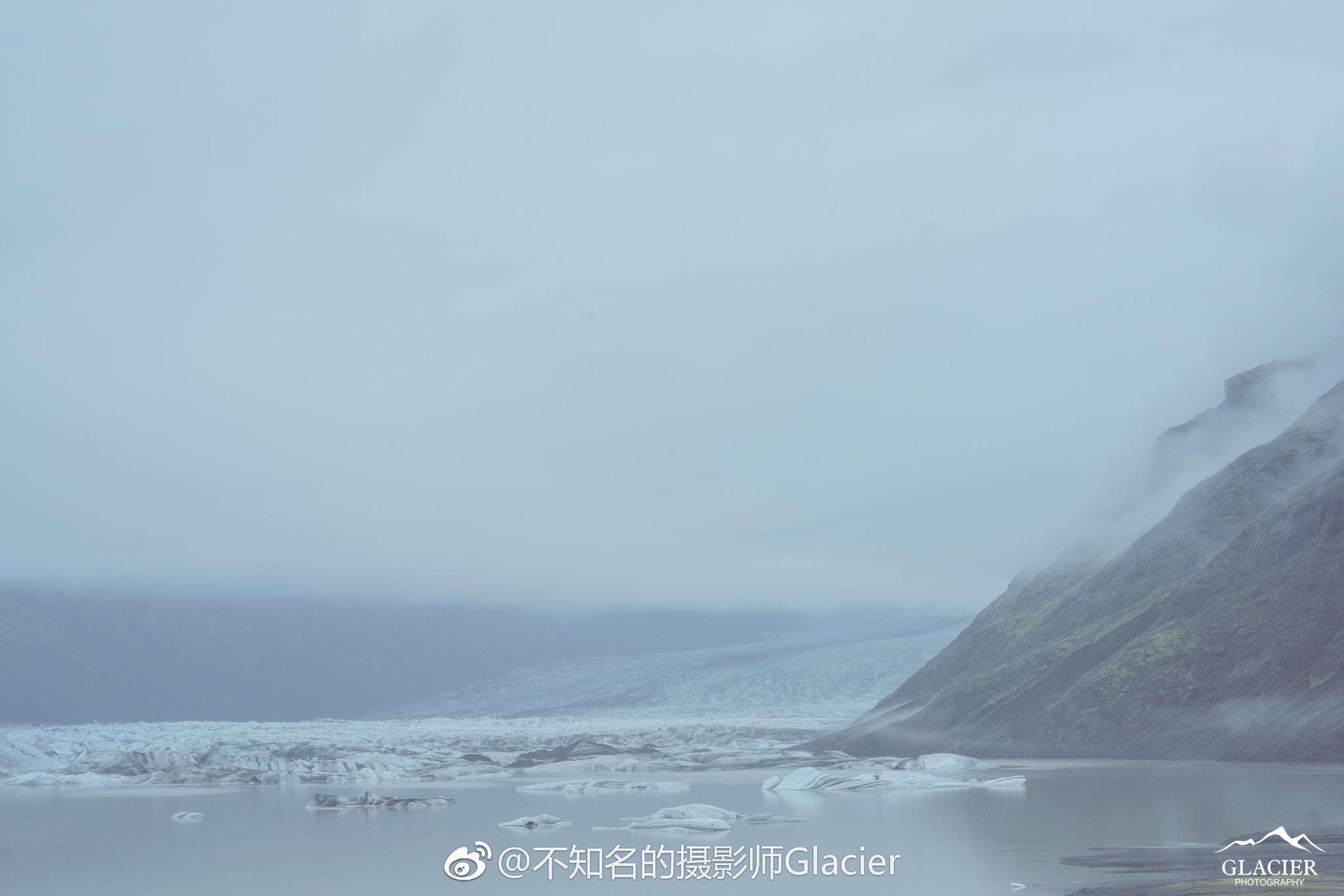 冰岛给人的感觉总是冷,性冷淡风,人少,常年天气极端恶劣