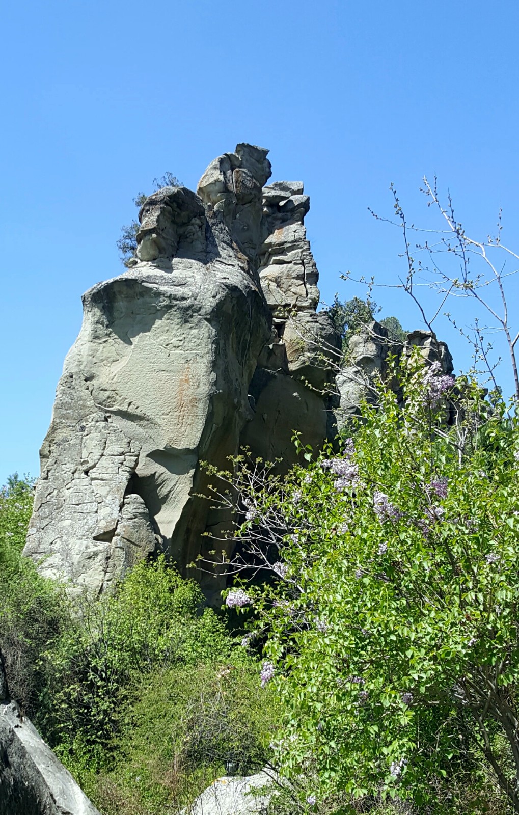 渭北罕见的天然石崩奇观----金锁关石林