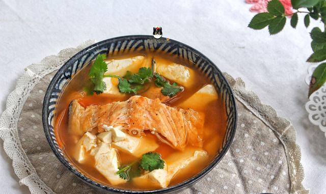 鱼肝油|三文鱼|胆固醇_新浪新闻