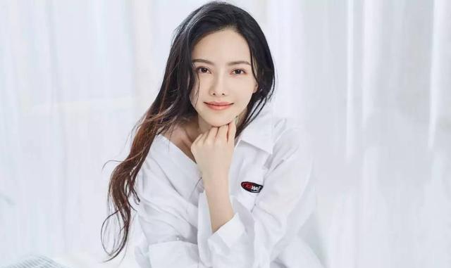 现实就是女性哪怕是白美没有富,感情也很难如意