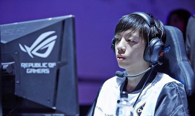 lpl赛区洲际赛惨遭处罚 厂长smlz被罚款一万元