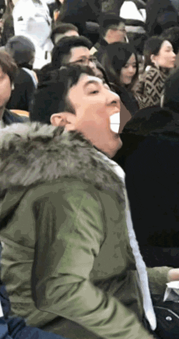 王思聪吃热狗表情包炸群了王思聪表示想失聪哈哈哈