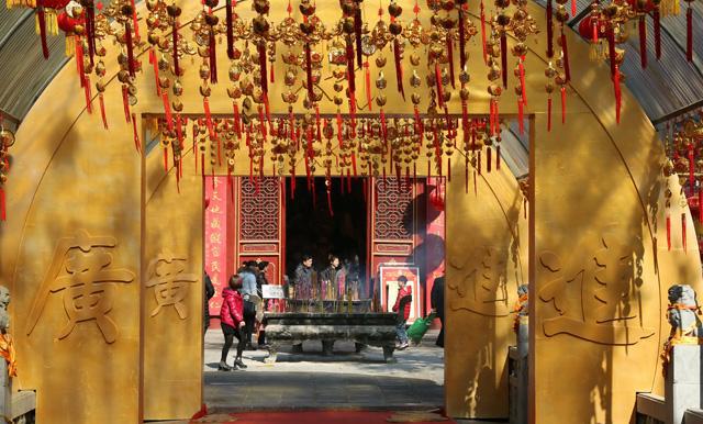 洛阳关林：擂福鼓，挂福饰，盼好运|洛阳关林|关林|好运|关羽|穿越_新浪新闻