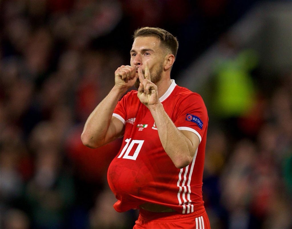 为威尔士进球后的拉姆塞.