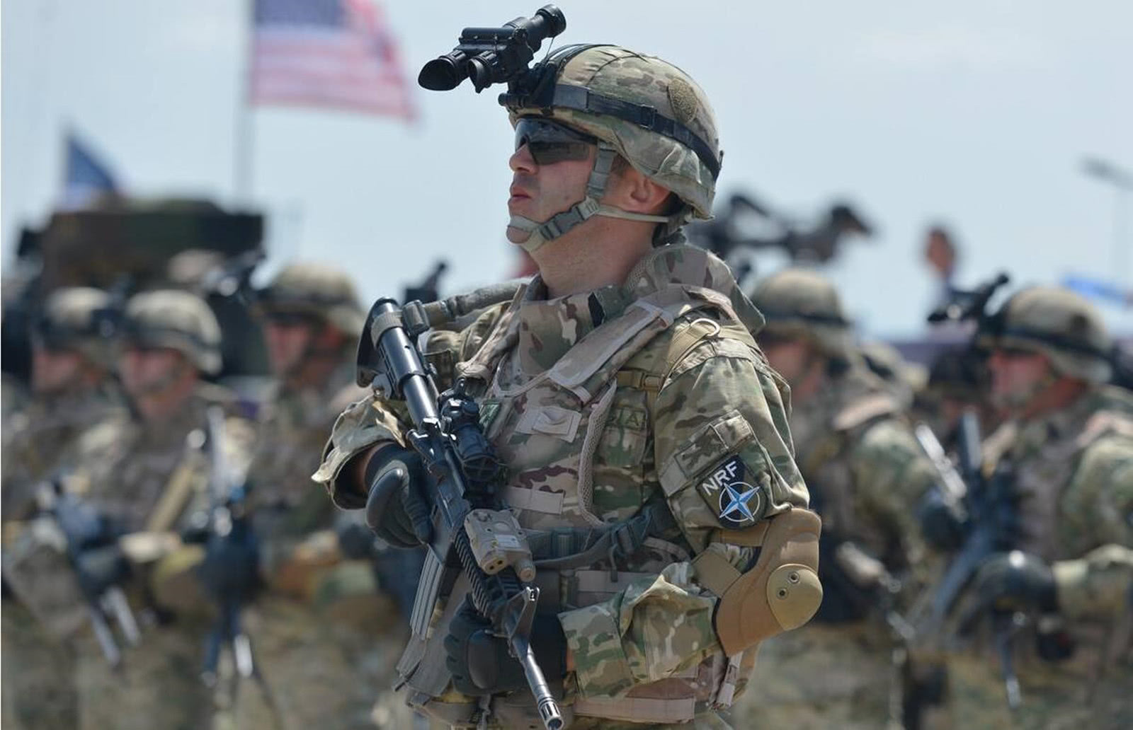 英国军队现在有多窘迫?陆军不到200辆坦克,海军更是日落西山