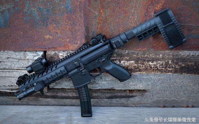 军事工业的一种轻型冲锋枪,由乌兹·盖尔(uziel gal)于1948年设计