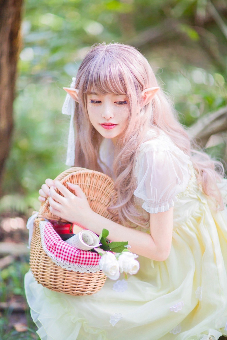 丛林里的梦幻甜美精灵少女写真集