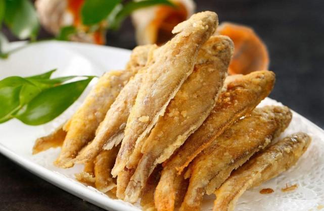 炸小黄鱼时多加一个步骤炸出的小黄鱼又酥又脆吃起来更香