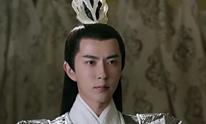 白真上神,狐帝白止的四子,白浅的守护神,总是为白浅承担不少责任.