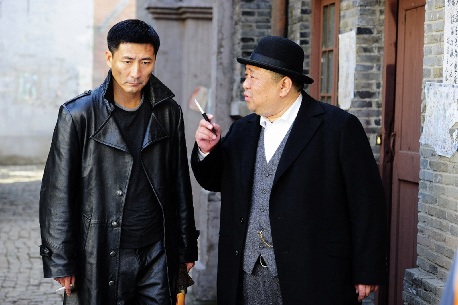 和张嘉译是同班同学,捧红了张子健又毁了他,如今成了烂片导演