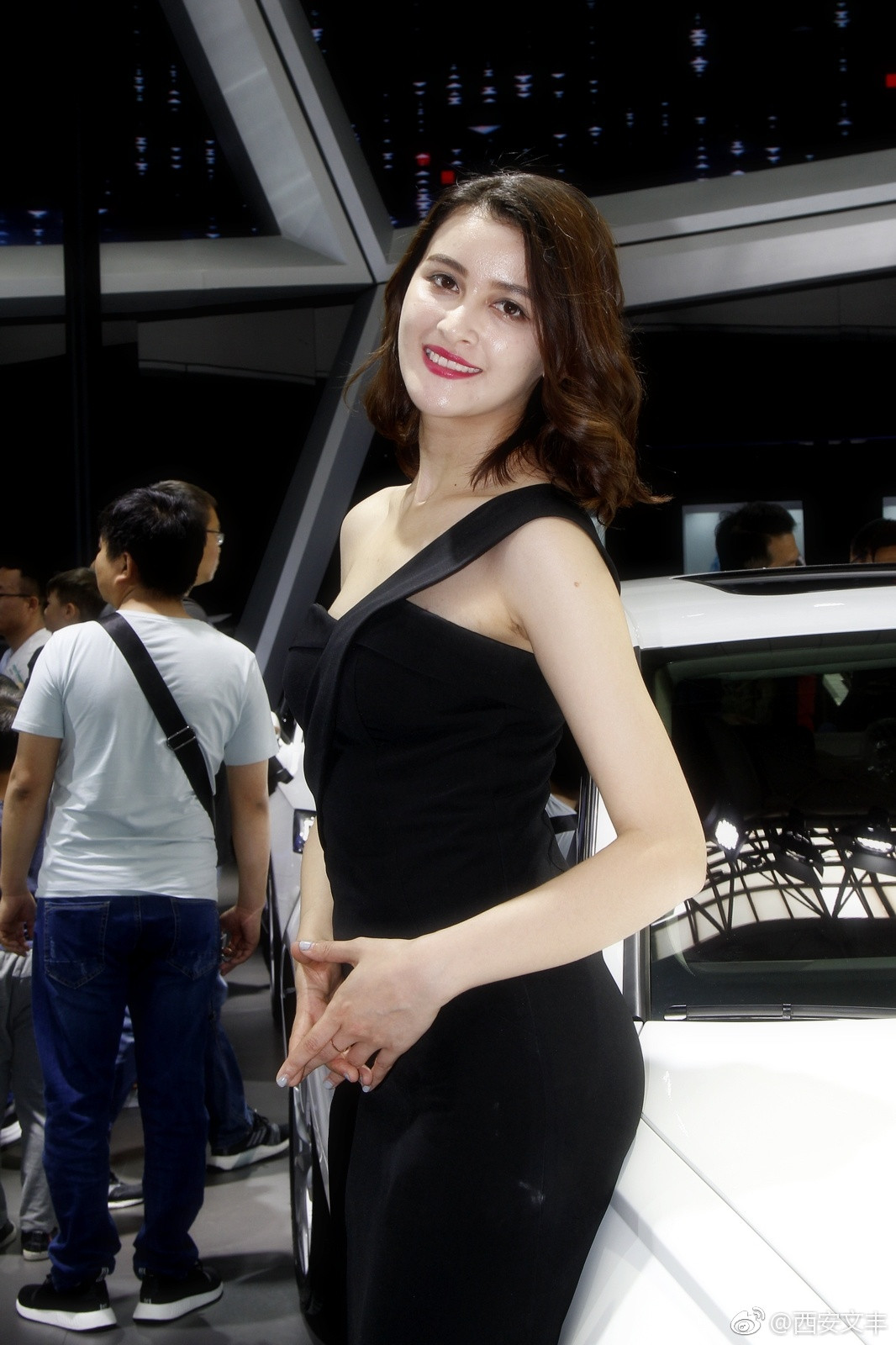 西安五一车展奥迪车模67676767