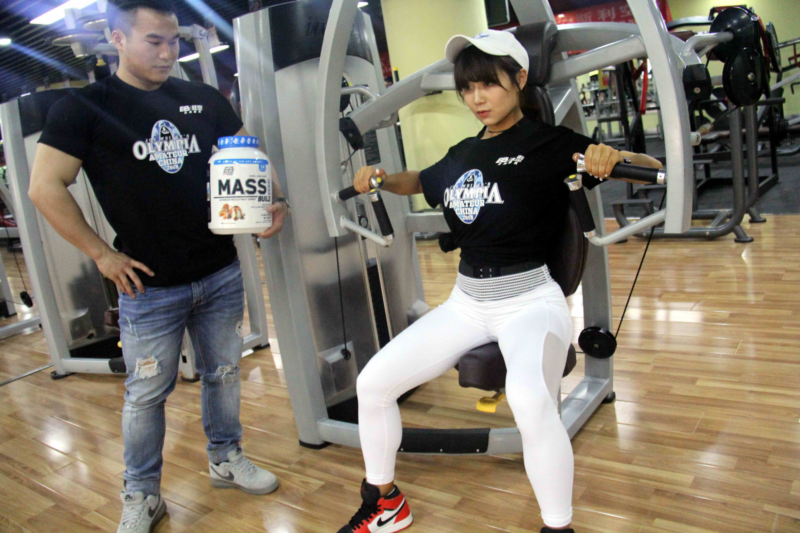 这安徽小姑娘不简单,练健美两年就夺冠_新浪看点