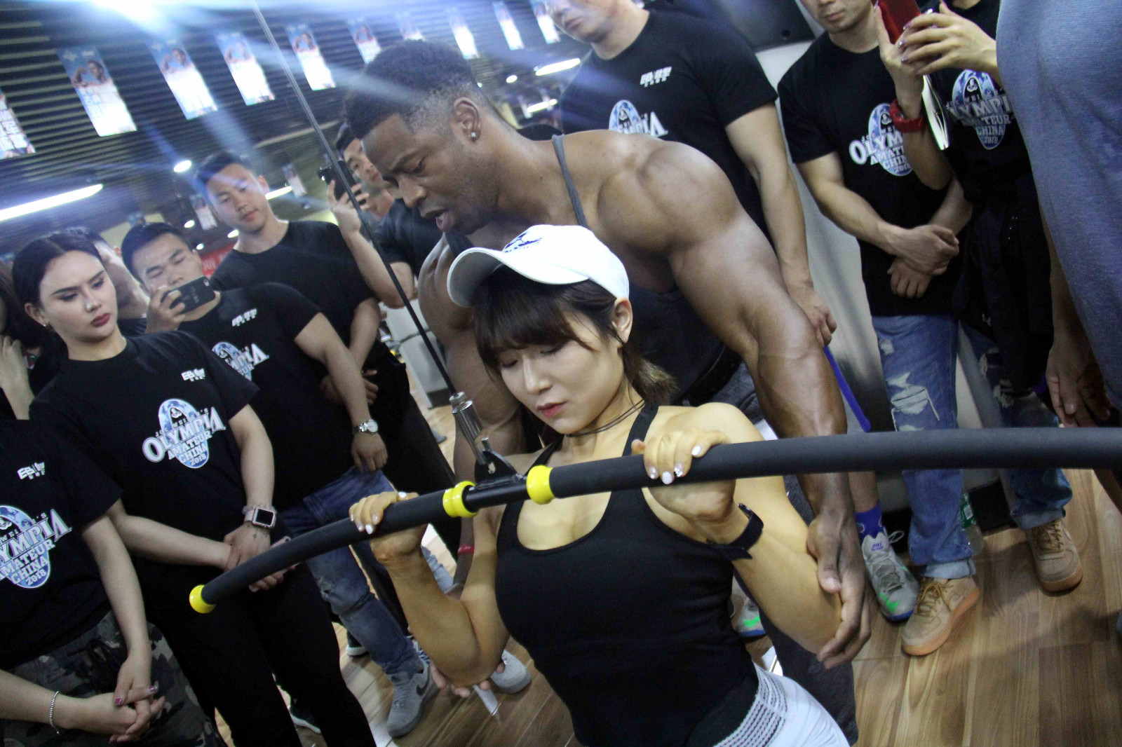 这安徽小姑娘不简单练健美两年就夺冠