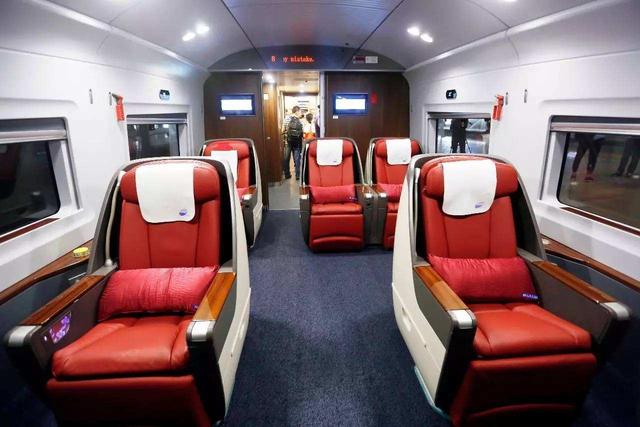 外国网友热议中国复兴号高铁,不敢相信这是传