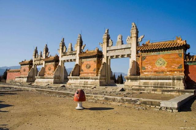 中国第一大帝王陵墓群:历时247年建成,曾金碧辉煌如今鲜为人