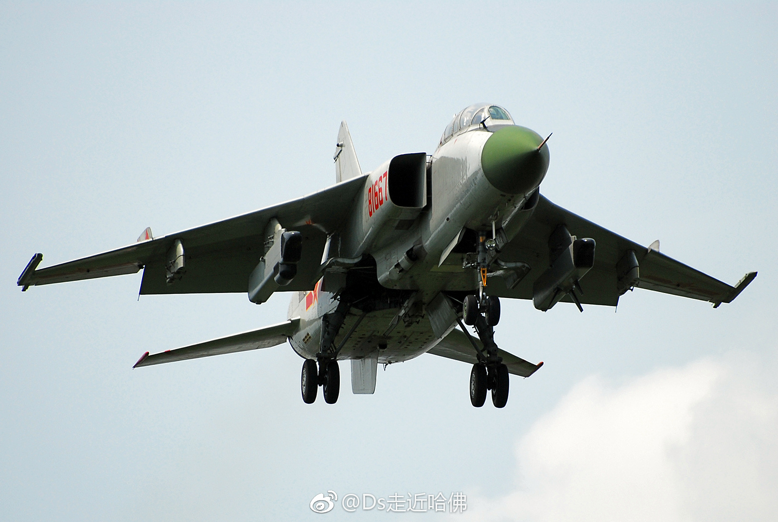 航空彩绘今日续更海军航空兵携带电子干扰吊舱的歼轰7飞豹