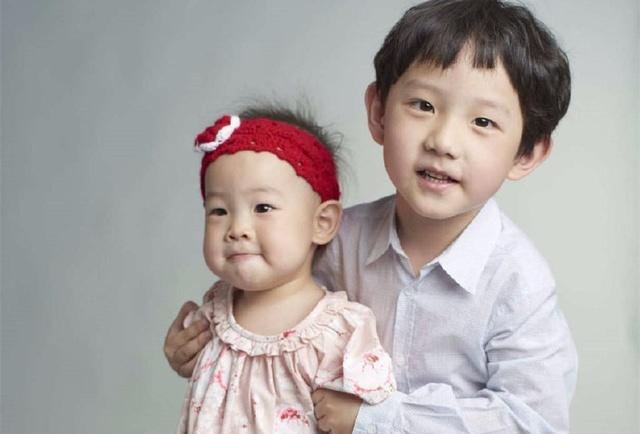 关凌全家近照, 嫁有才老公被宠成幸福胖, 儿子可爱, 女儿有趣