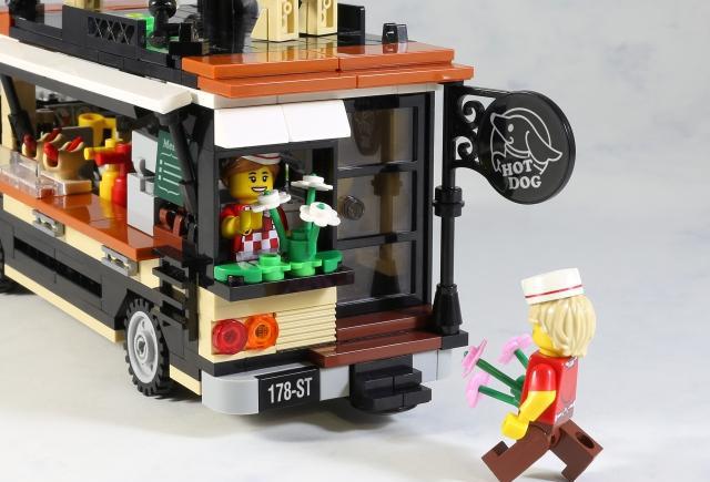 乐高moc作品欣赏,戊戌年的热狗餐车