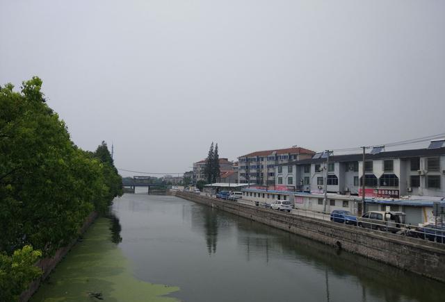 大团镇是解放前知名的文化重镇,素来有"小上海,金大团"之名,可身在