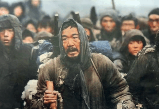 乾隆让和珅去赈灾, 和珅却向粥里掺沙子, 谁知灾情迅速得到控制