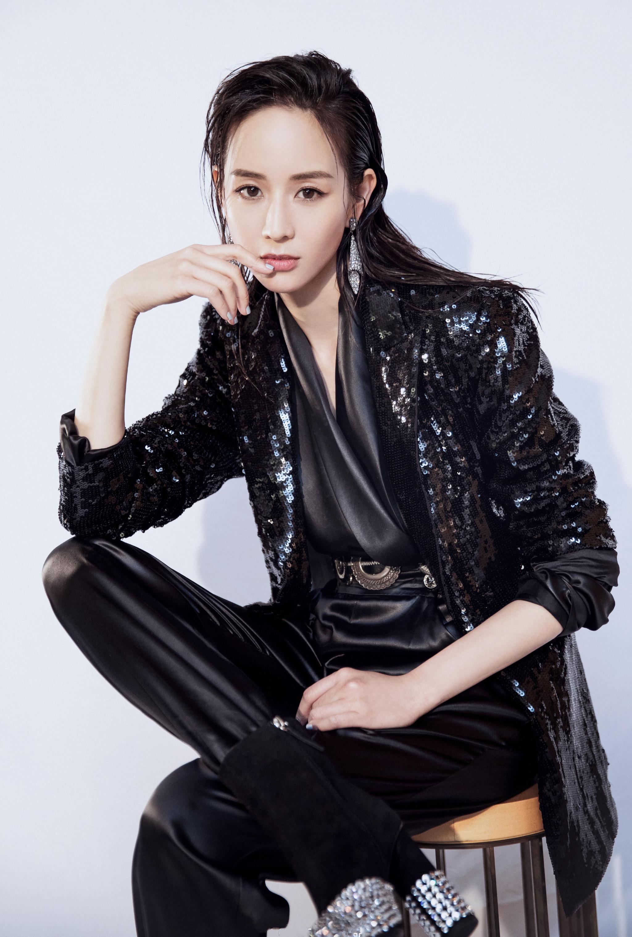 她是台湾第一气质美女,一身连体裤穿的这么高级,t台秀气场十足