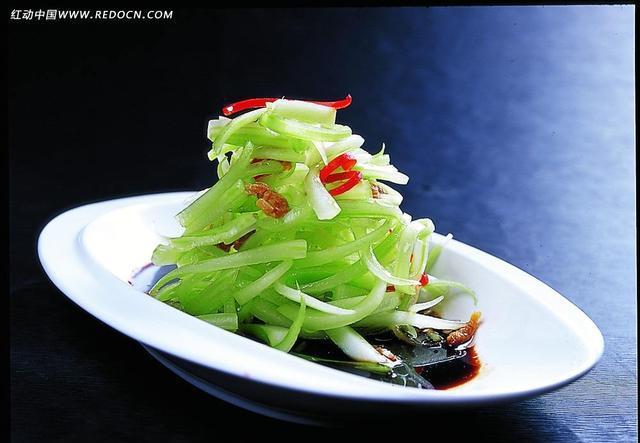 酸辣莴苣丝莴苣又叫莴荀,香乌笋.具有开通,疏利,消积.