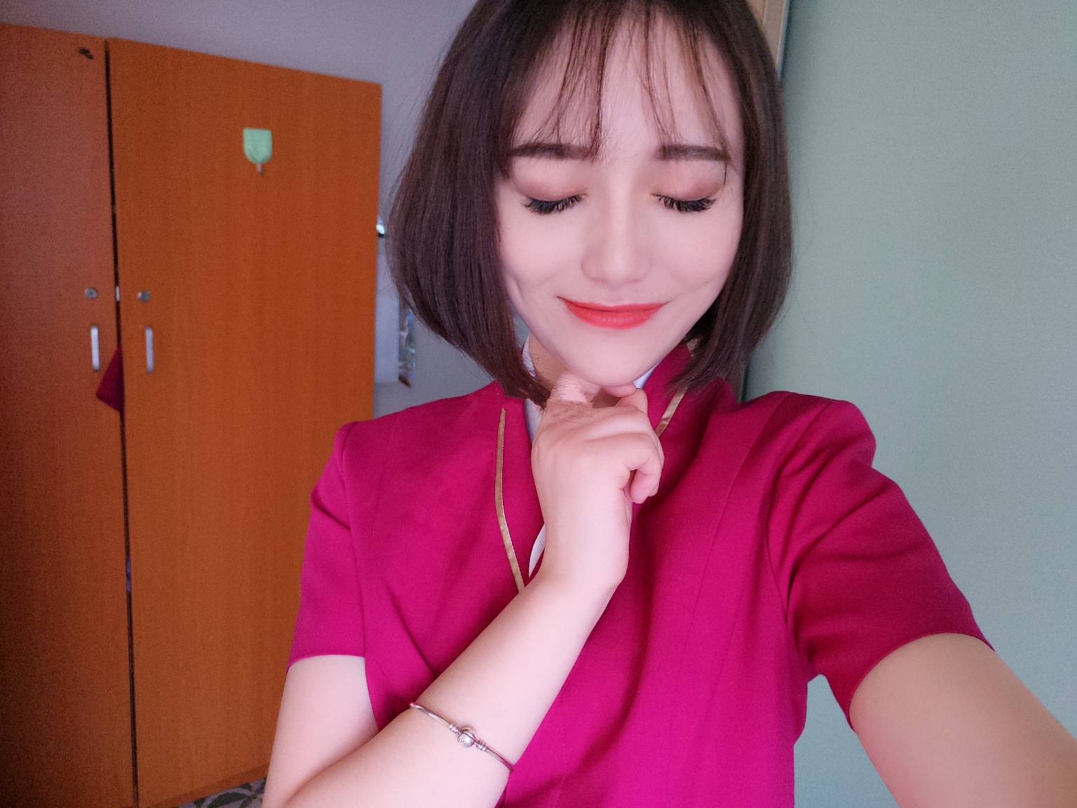 清纯短发空姐满分10分你打几分67