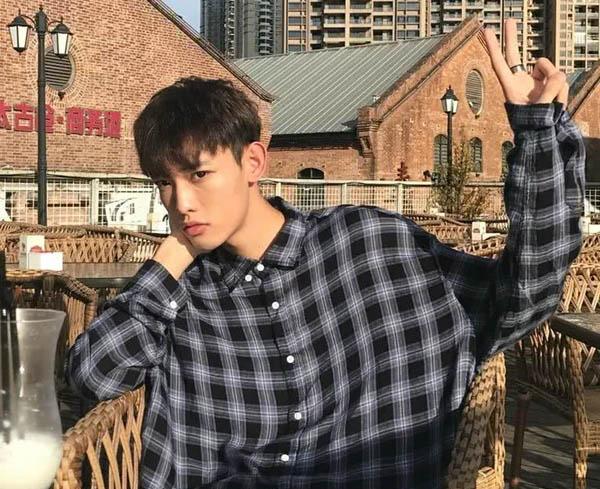 路怡郑卓涵在一起了吗?突然同框和好并非只是