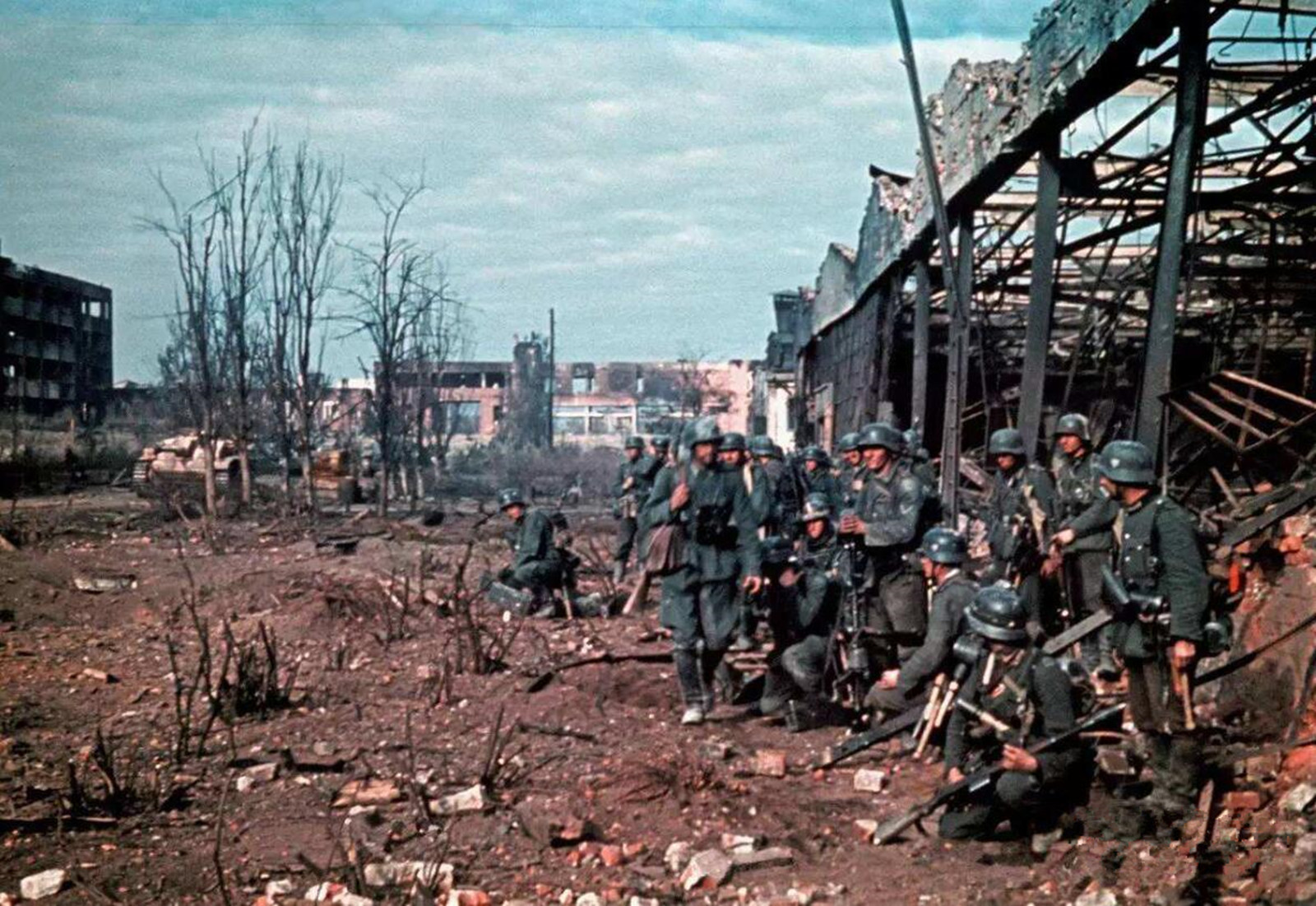 如果当时的德军能够考虑到苏联气候问题的话,想必斯大林格勒的战役的