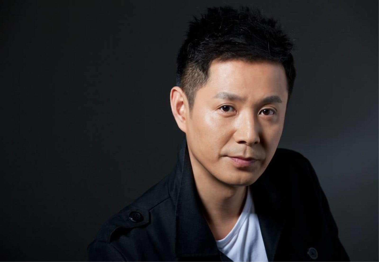 因《父母爱情》被人熟知,现实中娶了80后娇妻,结婚多年零绯闻