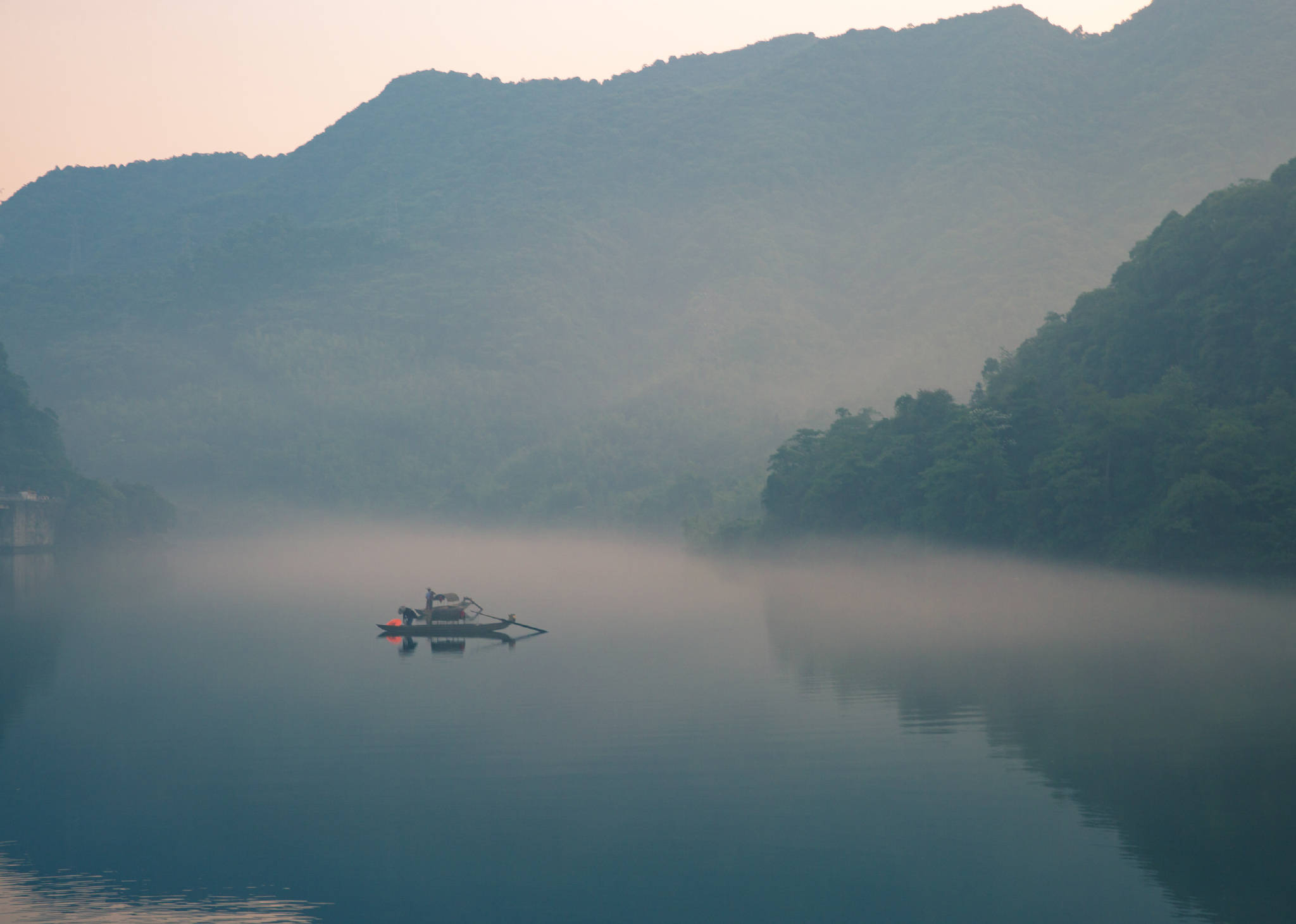 十年浮海一身轻归对梨涡却有情世上无如人欲险几人到此误平生