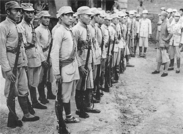 二战时,八路军使用的武器是哪里来的?第一次听说还有这一来源