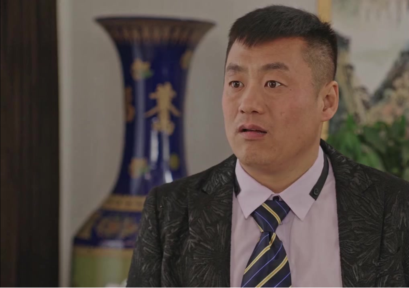 提到宋晓峰,很多人都会记得他在《乡村爱情》里面扮演的保安队长吧!
