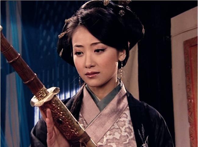 两人同演《大汉天子》,今一人片约不断,她却无戏可拍淡出演艺圈