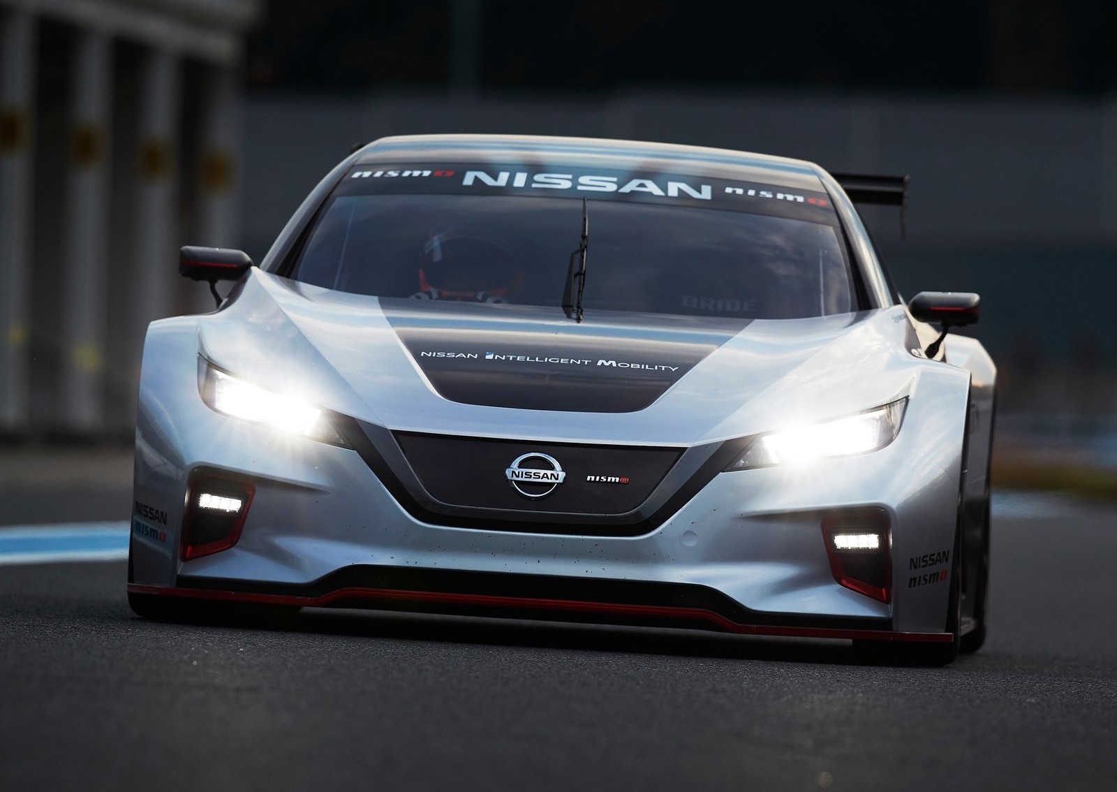 日产性能级超跑,百公里加速3.4秒,日产leaf nismo rc概念车